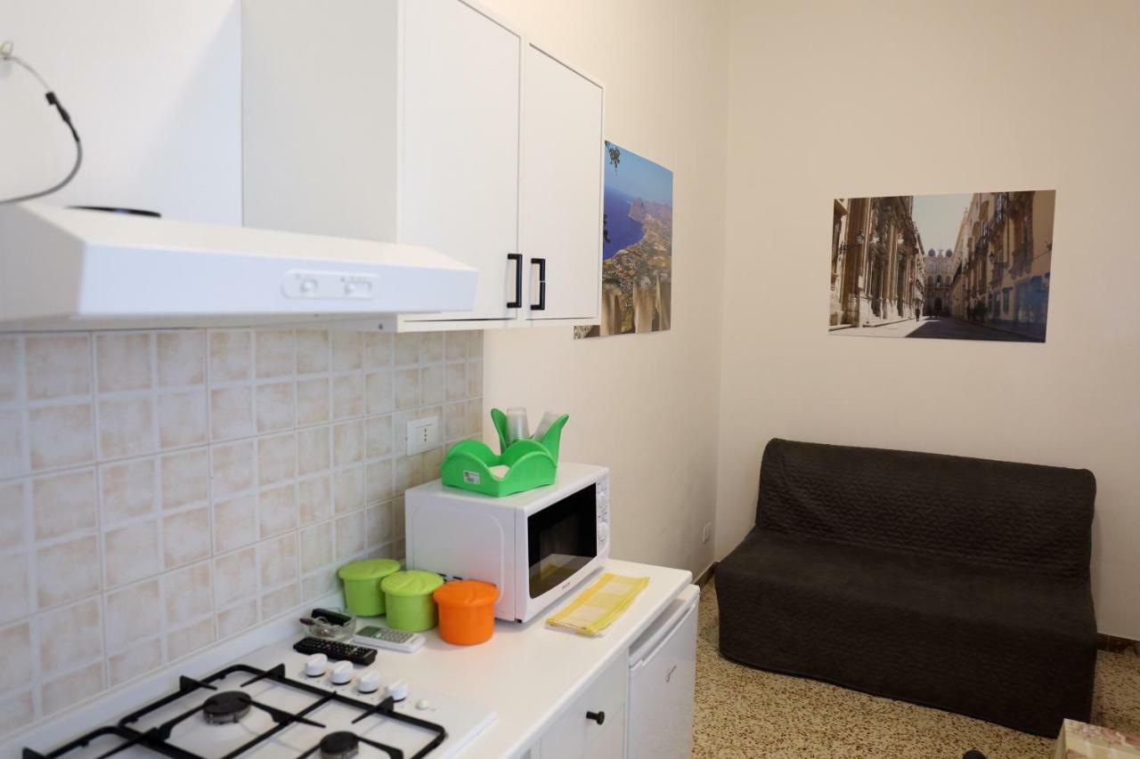 Appartamenti Al Porto Трапани Екстериор снимка