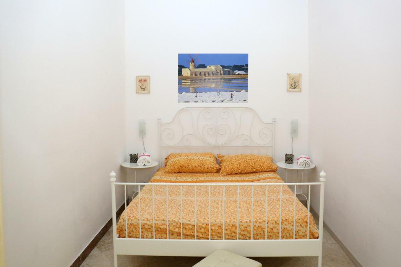 Appartamenti Al Porto Трапани Екстериор снимка
